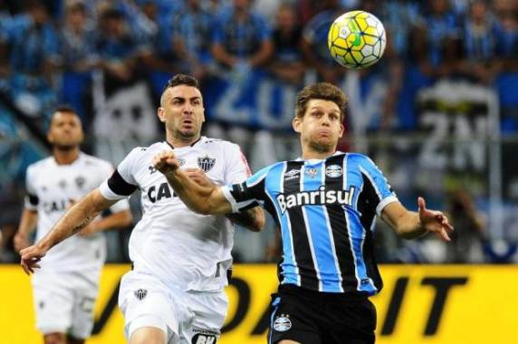 Bolaños marcou o gol gremista no 1 a 1 

que encerrou com a seca de 15 anos sem conquistas de expressão do clube