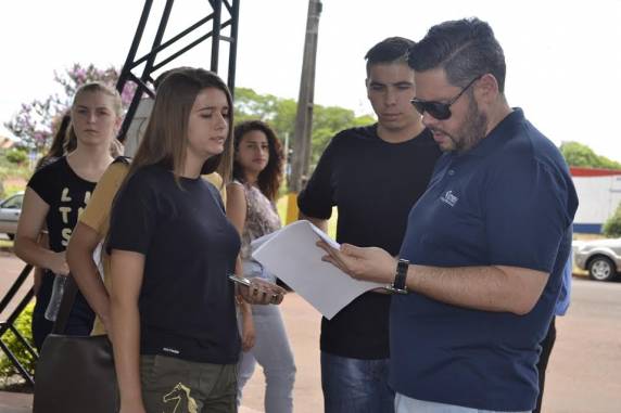 Candidatos
disputam 440 vagas no Vestibular SETREM 2017 - foto 3