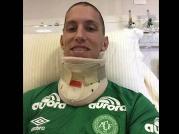 Goleiro Follmann chega a
Chapecó e continua tratamento em hospital - foto 2
