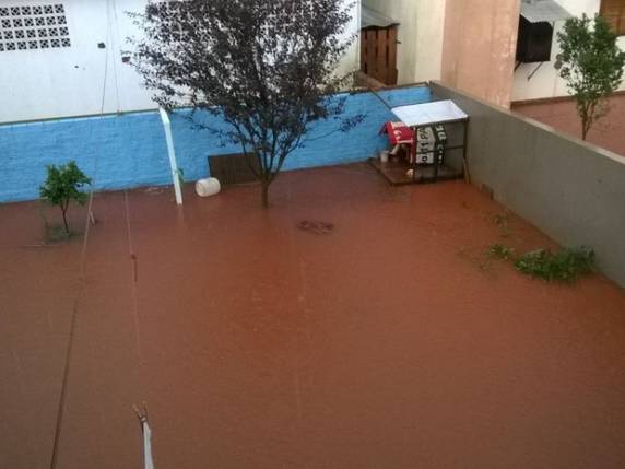 Temporal causa prejuízos a cerca de 100 residências em Palma Sola, SC - foto 3
