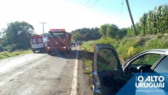 Três feridos em
acidente com quatro veículos, em Frederico Westphalen - foto 3