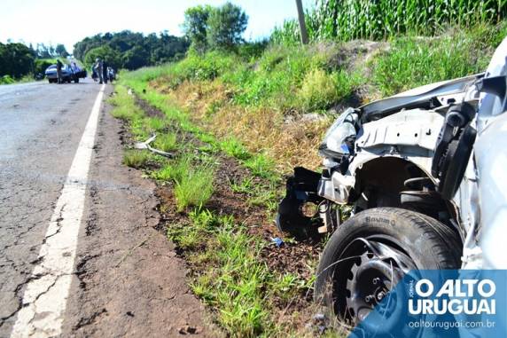 Três feridos em
acidente com quatro veículos, em Frederico Westphalen - foto 2