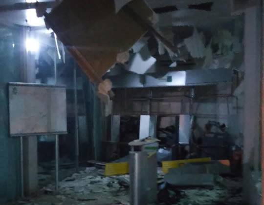 Criminosos explodem agências bancárias e fazem reféns em São Sepé; VEJA VÍDEO - foto 2