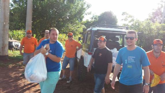 Grupo Knatsc Klub e Unimed visitam bairros de Três de Maio com Papai Noel - foto 8