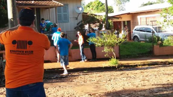 Grupo Knatsc Klub e Unimed visitam bairros de Três de Maio com Papai Noel - foto 5