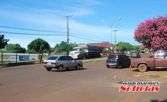Colisão com danos materiais no centro de Três de Maio - foto 2