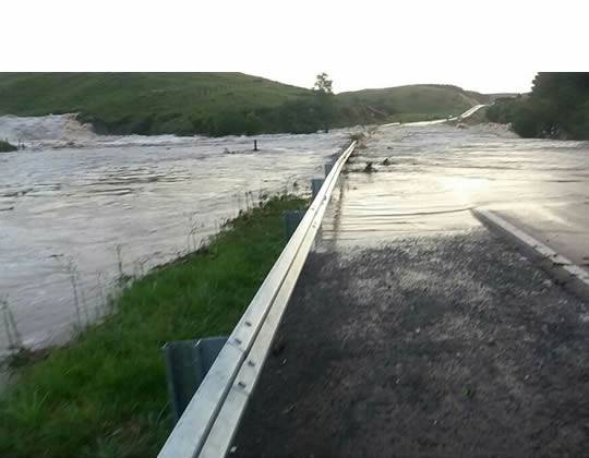 BR-116 é interditada em Capão Alto, SC, após rachaduras na
pista - foto 2