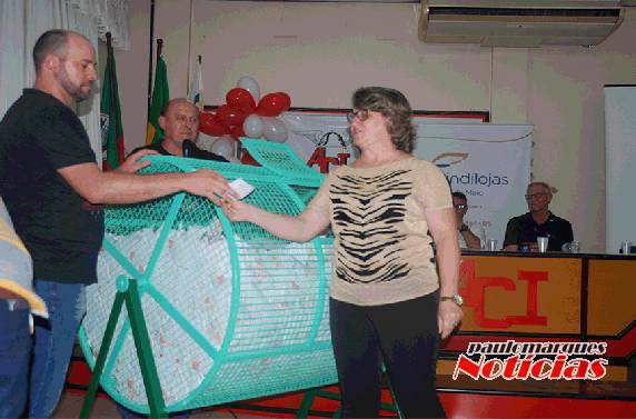 Escola Helen Keller
(APAE) leva a moto do Promocional Três de Maio é Show; VEJA VÍDEO - foto 6
