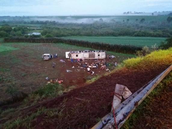 Acidente aconteceu em Campo Mourão, na região centro-oeste do estado
