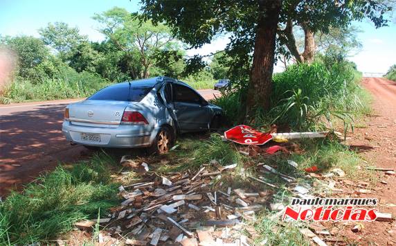 Mulher fica ferida depois de
uma saída de pista na RS-342 em Independência - foto 3