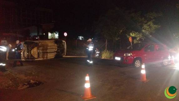 Viatura do IGP tomba após ter preferencial invadida em Passo Fundo - foto 3
