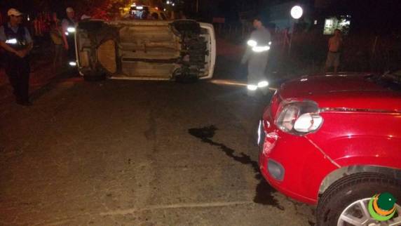 Viatura do IGP tomba após ter preferencial invadida em Passo Fundo - foto 5