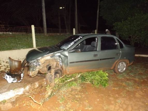 Homem quebra a perna ao ser atingido por carro na contramão em Três Passos - foto 2
