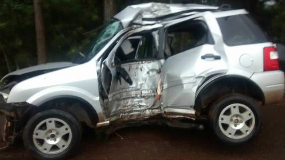 Mulher fica ferida
depois de uma saída de pista na BR-285 nas Missões - foto 5