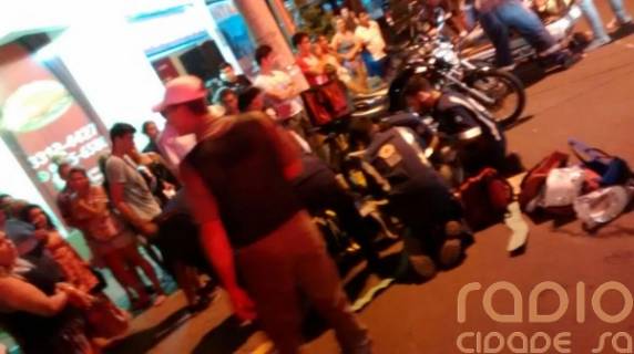 Duas pessoas ficam feridas em acidente no centro de
Santo Ângelo - foto 4