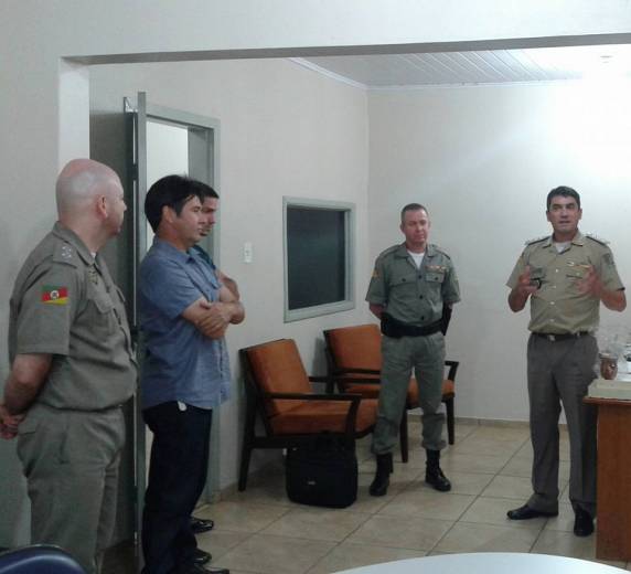 Policial Militar de Três de maio recebe homenagem no 4º BPAF - foto 4