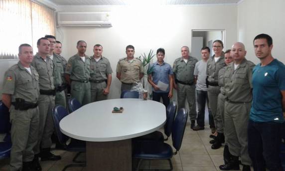 Policial Militar de Três de maio recebe homenagem no 4º BPAF - foto 2