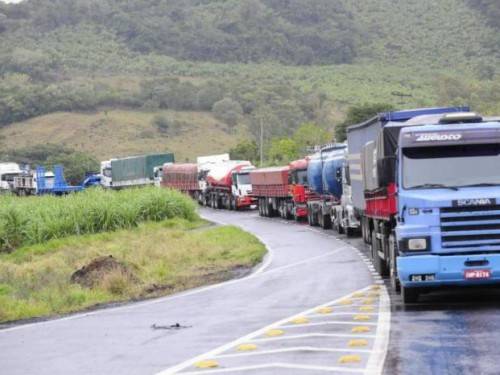 Caso a intenção do movimento se confirme, a partir desta quarta-feira, dia 18, só poderão passar produtos perecíveis, carros de pequeno 

porte e da segurança pública pelo local