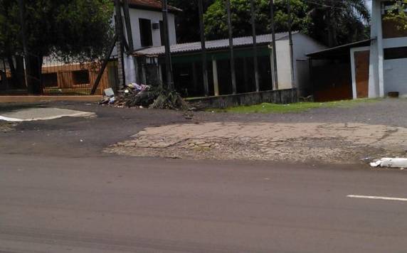 Amontoados de
lixo e entulhos chamam a atenção em Boa Vista do Buricá - foto 4