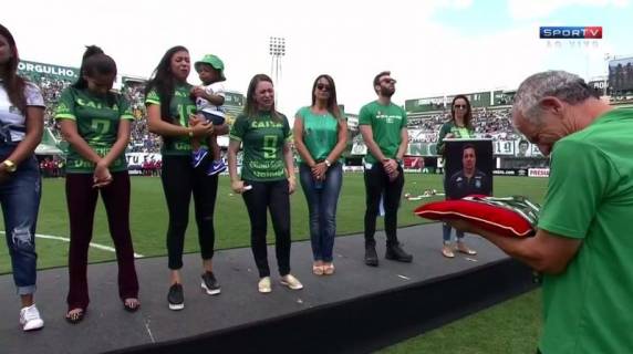Vamo vamo, Chape! Chapecoense está de volta. O futebol e a cidade renascem na partida com Palmeiras - foto 3
