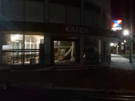 Criminosos explodem agência bancária em Nova Hartz - foto 6
