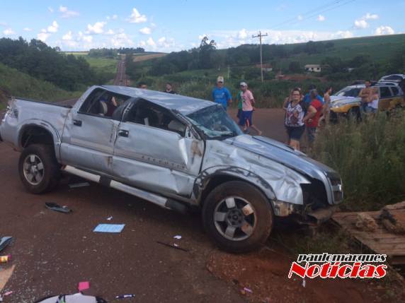 Incêndio destrói casa
e dois veículos em Santo Cristo - foto 9