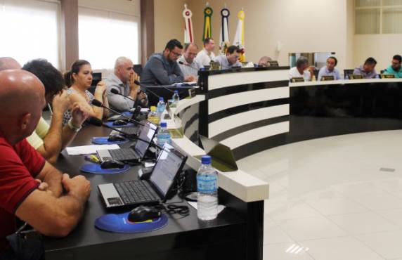 Apenas quem tem renda de até três salários mínimos terá direito ao passe livre