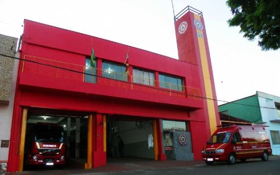 Não há efetivo nem horas extras para manter o serviço