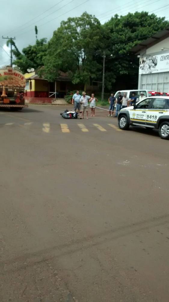 Motociclista fica ferido
depois de colidir com a moto em uma caminhonete, em Ijuí - foto 6