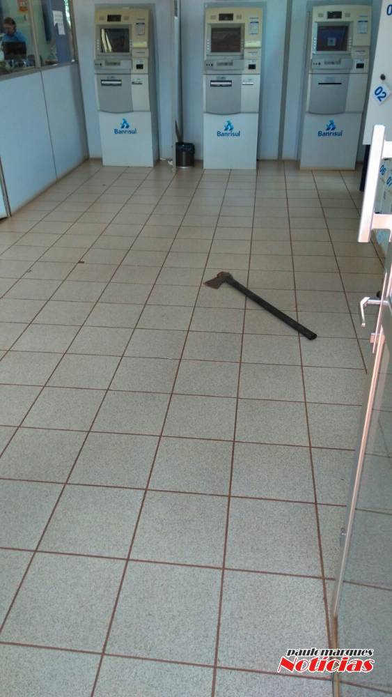 Assalto com refém no Banrisul de Redentora - foto 5