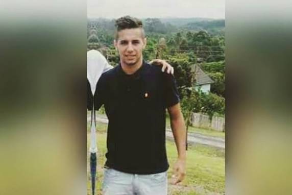 Segundo populares, Gustavo Amarante atravessava a barragem nadando, quando na 

metade do percurso não resistiu, afundou e não foi mais visto