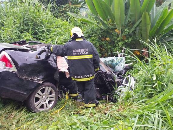 Acidente na serra da Vila Itoupava deixa ao menos 2 mortos e 6 feridos - foto 3