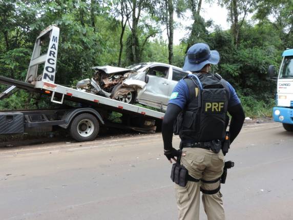 Acidente na BR 285 envolve quatro veículos e deixa uma pessoa morta e outras quatro feridas; VEJA VIDEO - foto 7