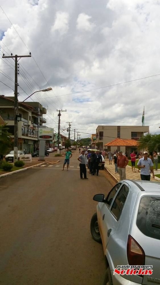 Criminosos fazem reféns e assaltam
três bancos em Maximiliano de Almeida, no Norte do RS; Veja Vídeo - foto 8