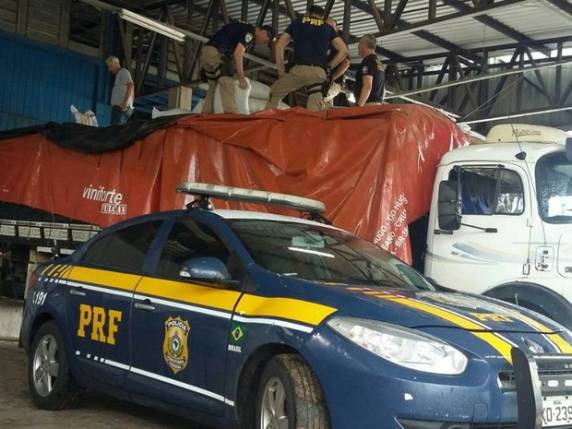 Inseticidas ilegais são 

comercializados sem controle no Uruguai