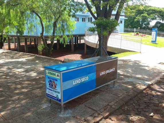 Lixeiras são instaladas em Três de Maio - foto 6