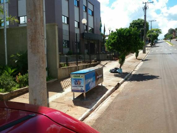 Lixeiras são instaladas em Três de Maio - foto 4