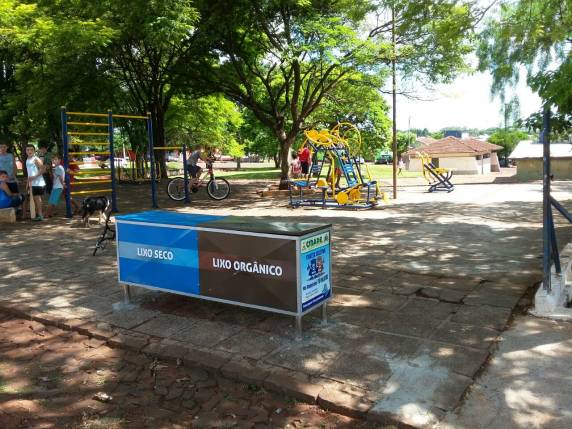 Lixeiras são instaladas em Três de Maio - foto 5