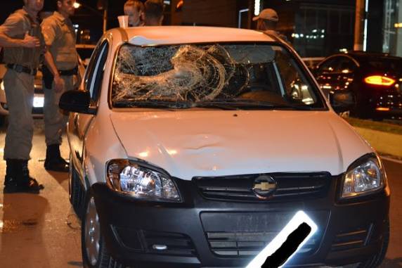 Acidente ocorreu na madrugada deste domingo (5) em avenida de Lages