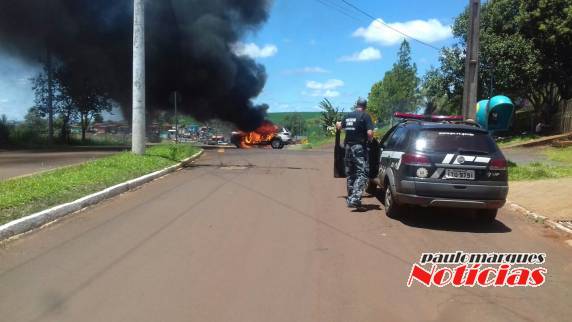 Bandidos fazem cordão humano e assaltam dois bancos em Miraguaí - foto 2