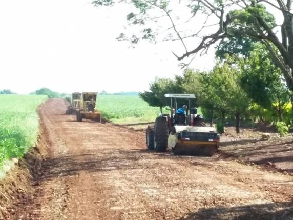 Secretaria de Obras segue recuperando estradas em Três de Maio - foto 3
