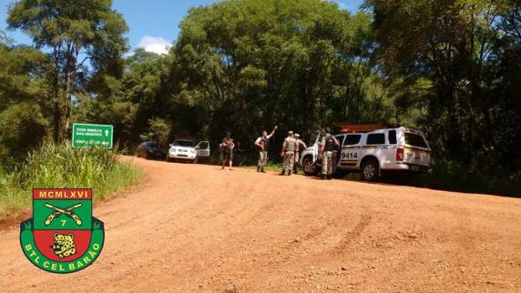 Polícia segue buscas por quadrilha que assaltou
dois bancos em Miraguaí - foto 3