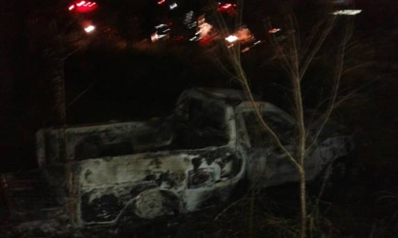Após colisão em árvores, veículo 

incendiou na ERS-431 em Dois Lajeados. O condutor Juliano Girotto, 31 anos, teve ferimentos leves