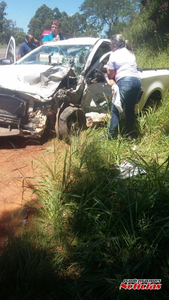 Três pessoas ficam feridas em
acidente com três veículos na RS-342 em Cruz Alta - foto 4