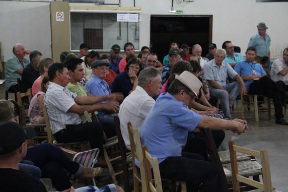 Comunidade de Progresso recebe a primeira reunião no interior de Três de Maio - foto 4