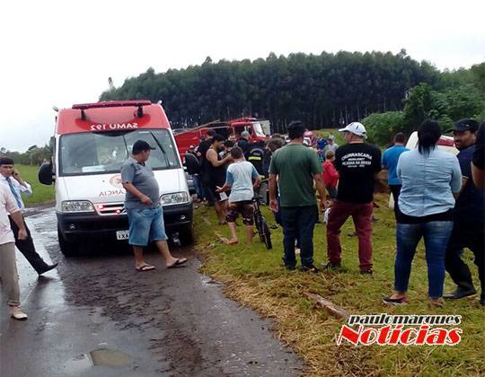 Ônibus da Ouro e Prata tomba no trevo de Giruá - foto 8