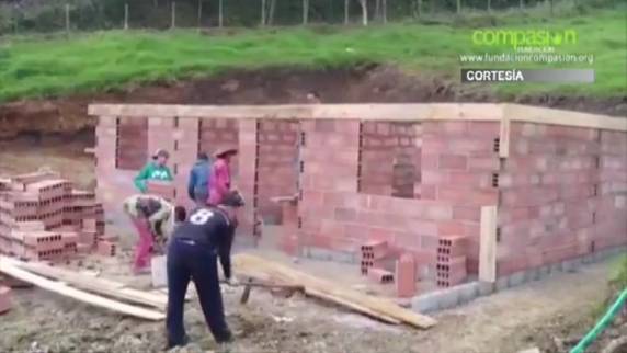 Casa de menino que ajudou no resgate das vítimas
com o avião da Chapecoense é reformada - foto 3