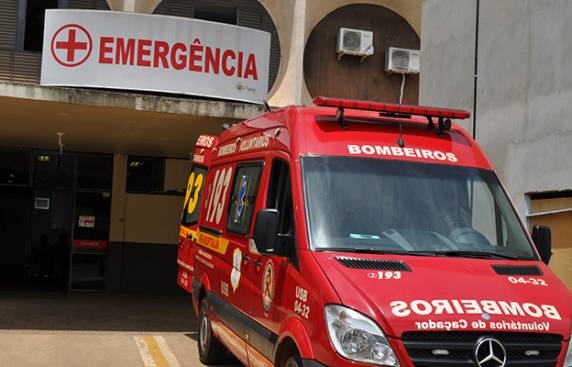 Mãe de uma delas teve traumatismo craniano e aguarda vaga em UTI