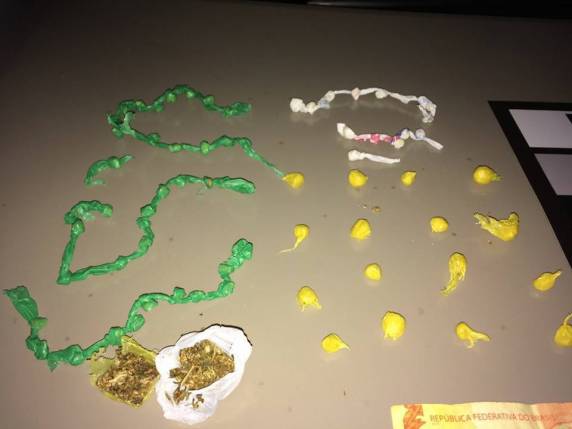 Policia Militar fecha mais
um ponto de tráfico de drogas em Itapema - foto 2