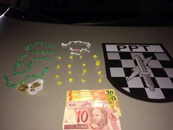 Trata-se de ocorrência de tráfico de drogas ocorrida por volta das 23h de 

sábado (11)